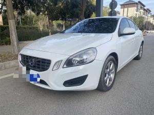 volvo s60 2011 Petrol
