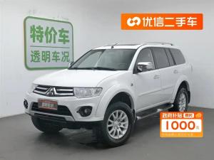 Mitsubishi Pajero Sport 2015 Petrol