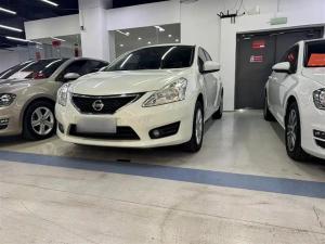 nissan  tiida 2015 Petrol