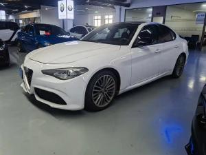 alfa romeo giulia 2017 Petrol
