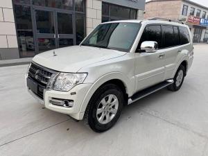 mitsubishi pajero 2020 Petrol