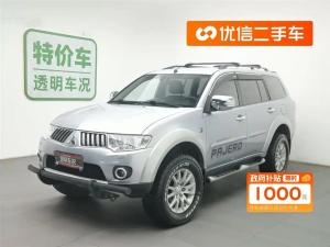 mitsubishi pajero sport 2013 Petrol