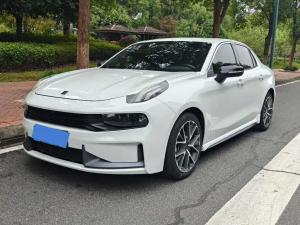 lynkco 03 2018 Petrol