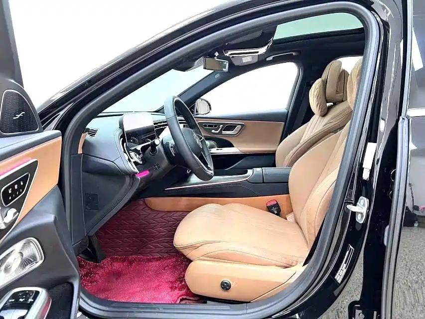 Mercedes-Benz E-Class image 4