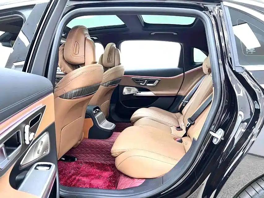 Mercedes-Benz E-Class image 6