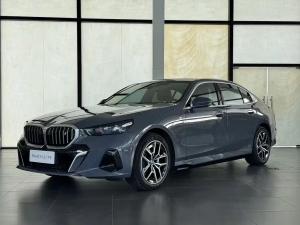 bmw i5 2025 Electric
