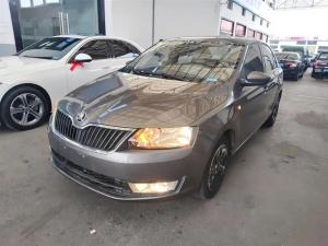 skoda rapid 2015 Petrol