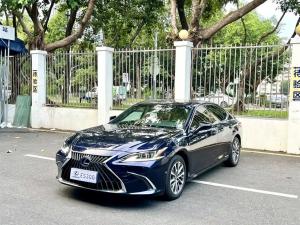 Lexus ES 2022 Hybrid