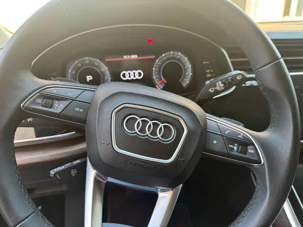 Audi Q7 image 6