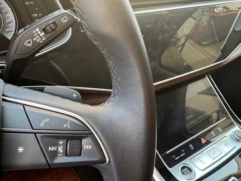 Audi Q7 image 7