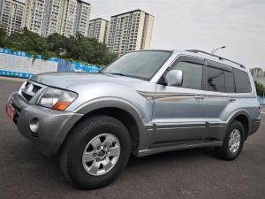 mitsubishi pajero 2014 Petrol