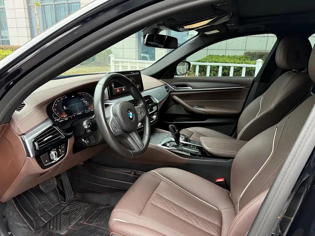 BMW 5 Series image 5