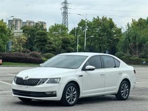 skoda octavia 2022 Petrol