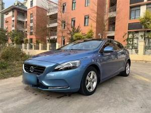 volvo v40 2016 Petrol